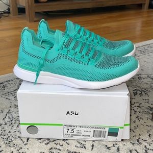 APL Women's Techloom Breeze